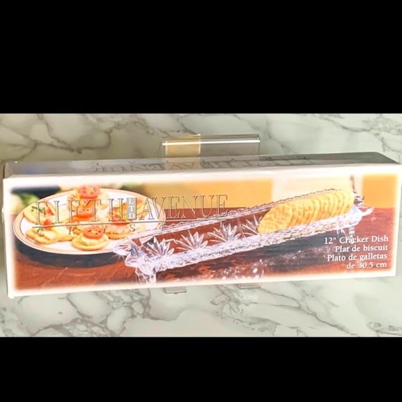 3/$45 ⭐️ Vintage Fifth Ave Crystal Cut Portico 12" Footed Cracker Candy Tray - Picture 3 of 6